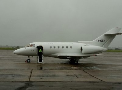 хтось прилетів.jpg