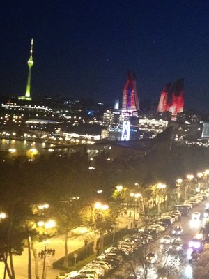 IMG_1246.JPG (271.61 Кіб) Переглянуто 13097 разів Flame Towers ночью