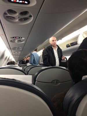 IMG_1259.JPG (189.99 Кіб) Переглянуто 13097 разів Салон Эмбраера при посадке