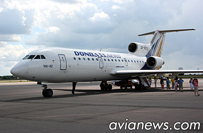   /   / Donbassaero Airlines / 7D