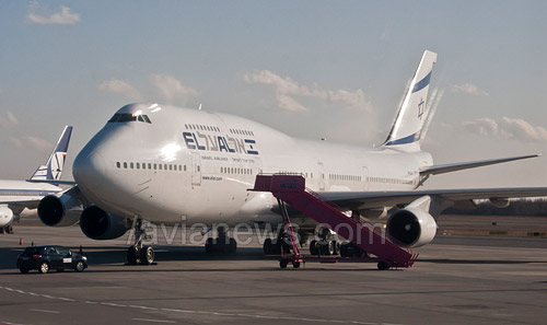 Boeing 747-400 El Al Airlines Warsaw Airport