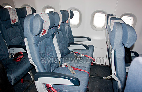 Кресла в салоне самолета Airbus A319 Czech Airlines