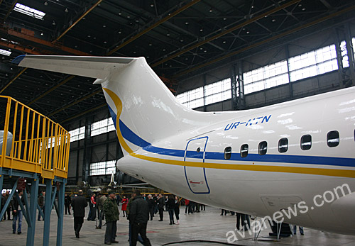 хвост Ан-158 UR-NTN