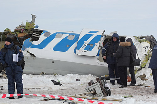 Региональный самолет ATR-72 авиакомпании Ютэйр разбился в 03:44 утра по местному времени (05:44 — мск.) в 45 км. от Тюмени (район с. Горьковка), выполняя рейс Тюмень-Сургут.