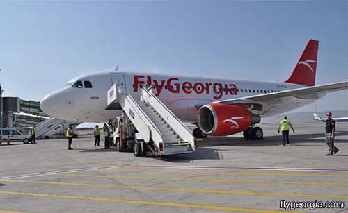 Самолет Airbus A319 авиакомпании FlyGeorgia