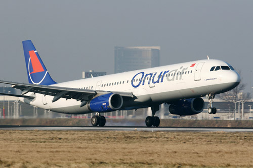 Самолет авиакомпании Onurair Airbus A321