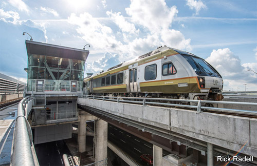 Поезд Union Pearson Express