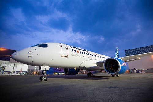 Новый 110-местный самолет CS100 канадского производителя Bombardier в ближайшие дни может совершить свой первый тестовый полет.