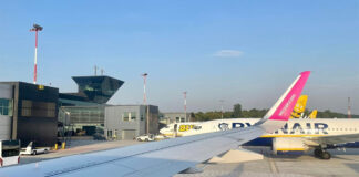 Самолеты в аэропорту Краков Балице